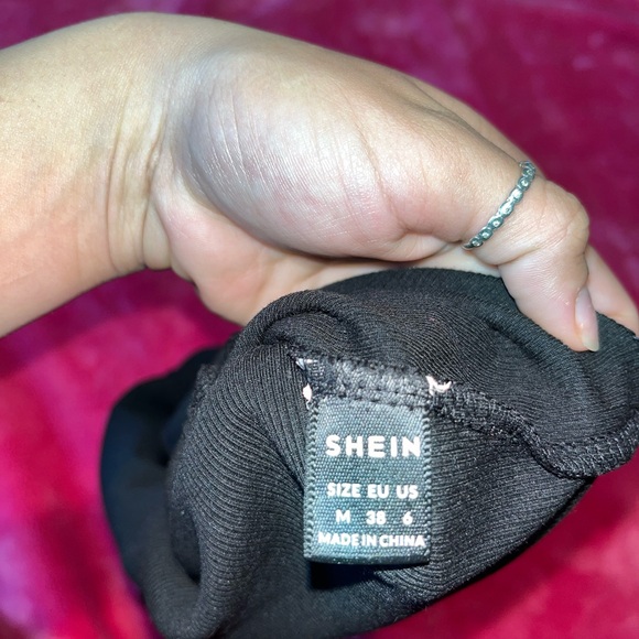 Black cropped top tie front cami - Picture 3 of 4